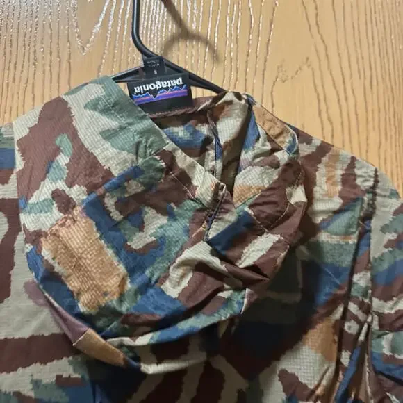 Patagonia rain jacket size small - Picture 6 of 11